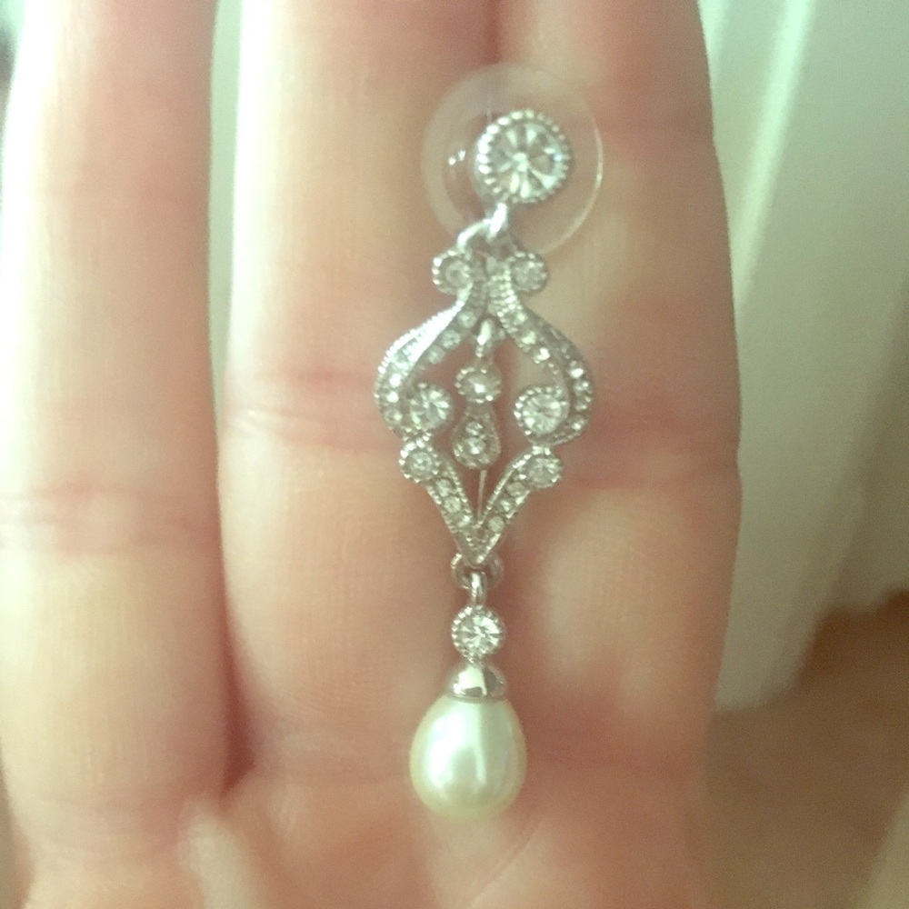 STUNNING vintage inspired necklace and earrings